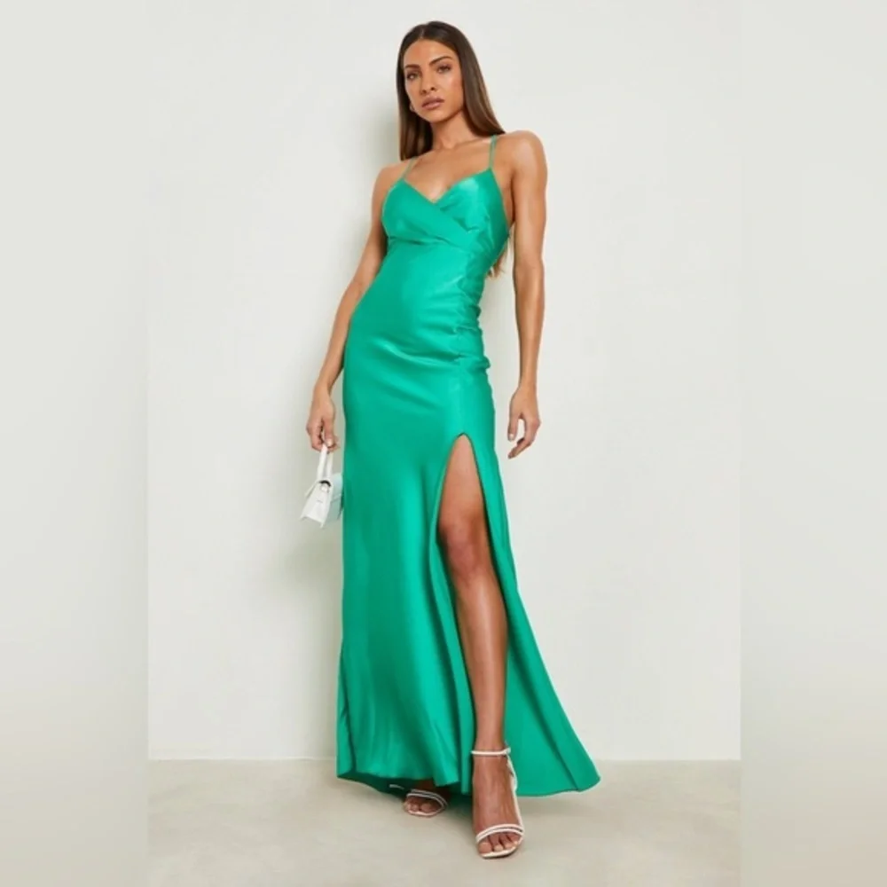 FASHION NOVA Evening Proposal Satin Maxi Green Dress - Picture 1 of 10